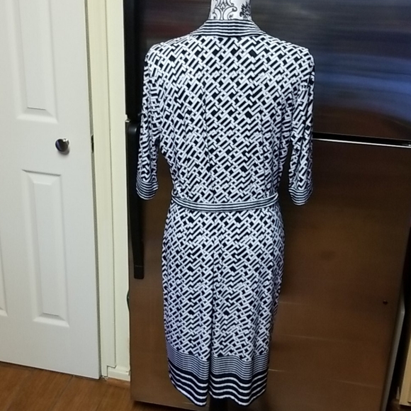 🖤Mue Gabrielle Dress - Picture 3 of 8